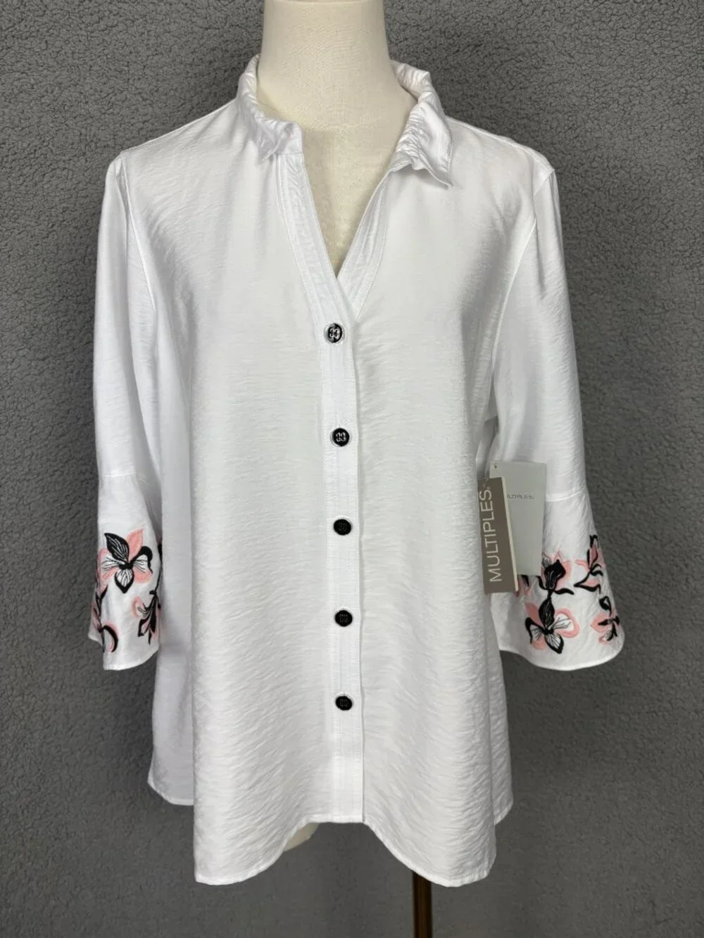 Multiples White Button-Up Blouse W/ Embroidered Floral Sleeves Size PM NWT's - Picture 1 of 8